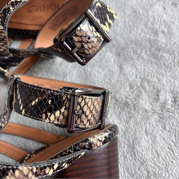 Vionic Sami Heeled Gladiator Ankle Strap Boa Snake Print Leather Sandal Sz 9.5 - Picture 10 of 13